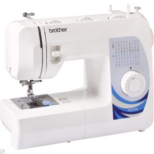 Máquina de coser Brother blanca con detalles azules
